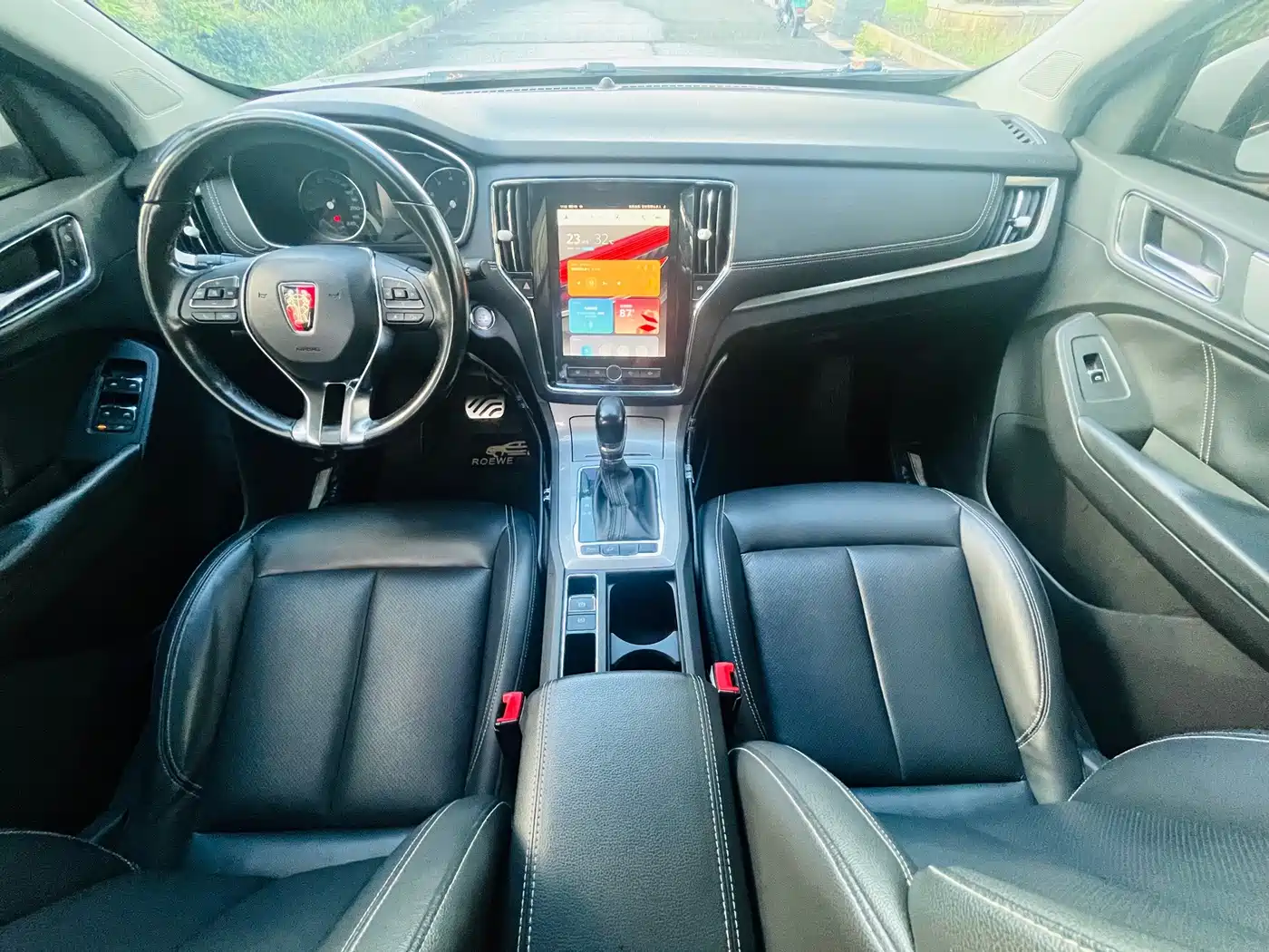 Фото 14 - Roewe RX5