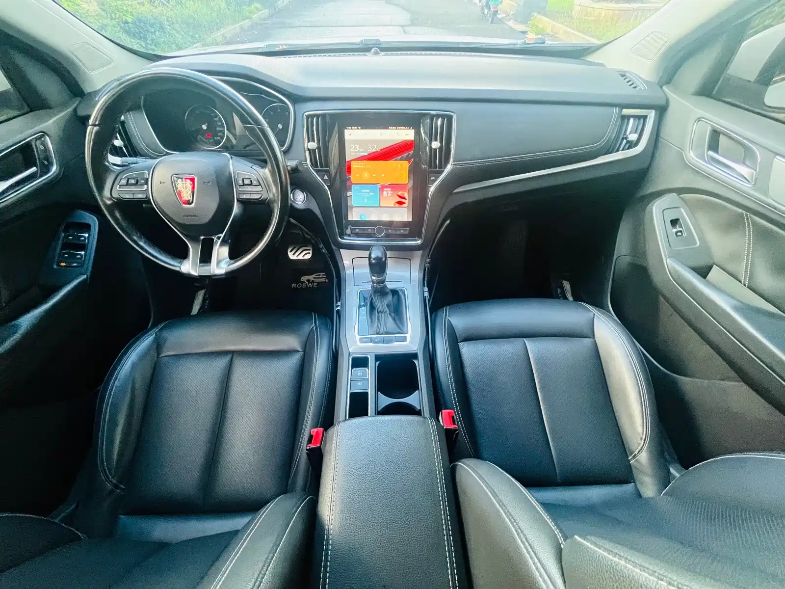 Фото 14 - Roewe RX5