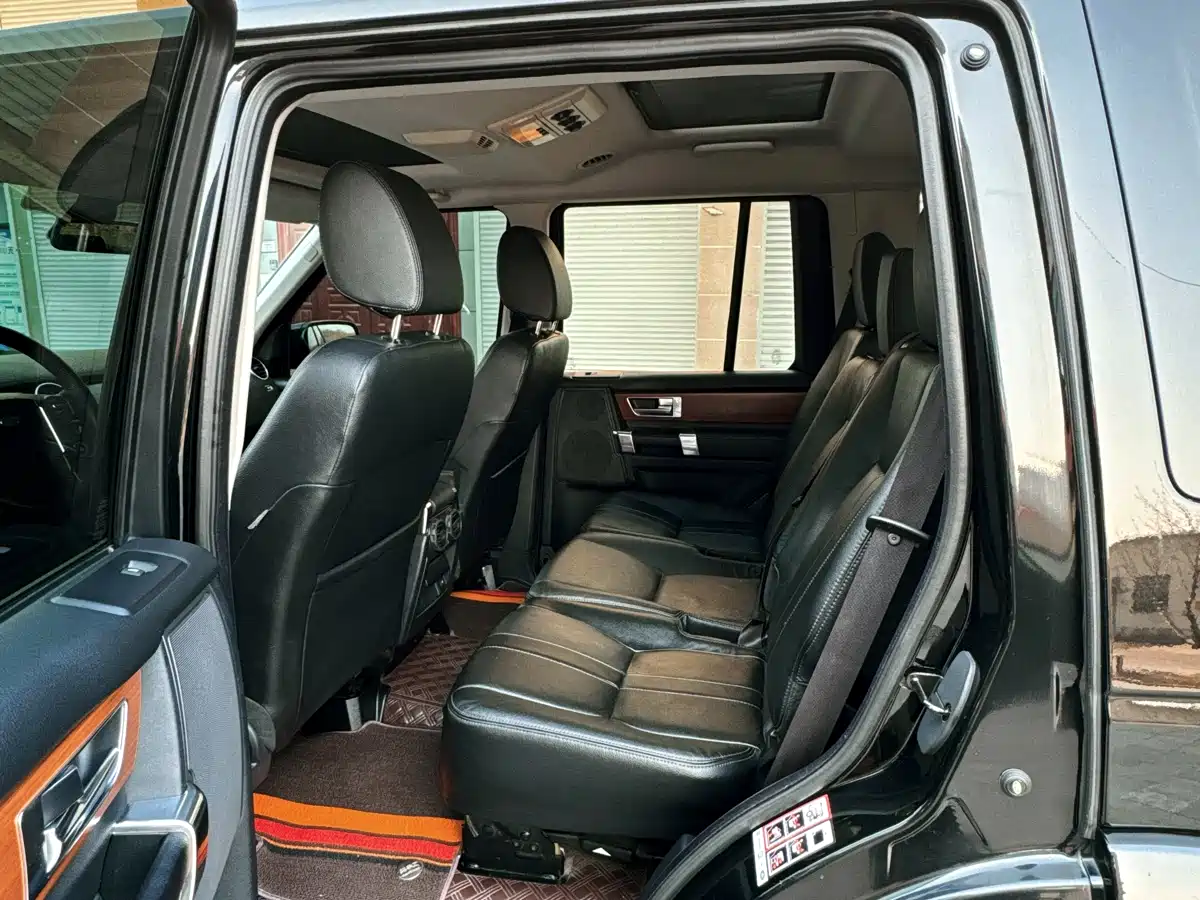 Land Rover Discovery 2011 4.0 V6 HSE фото 10