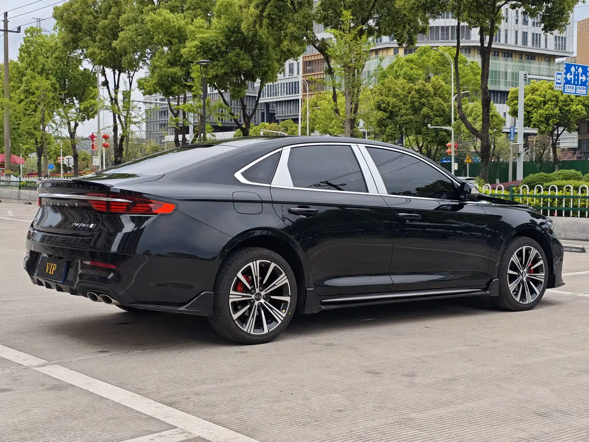 Фото 6 - Geely Preface