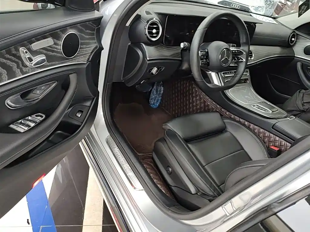 Mercedes-Benz E-Class 2022 E 260 L Sport фото 16