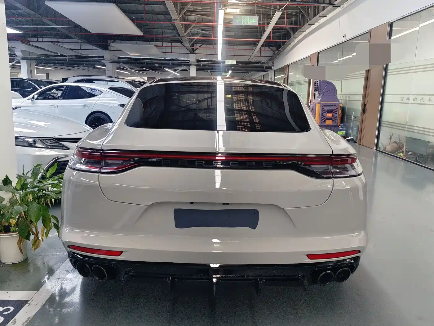 Porsche Panamera 2014 Panamera 4 Executive 3.0T фото 16