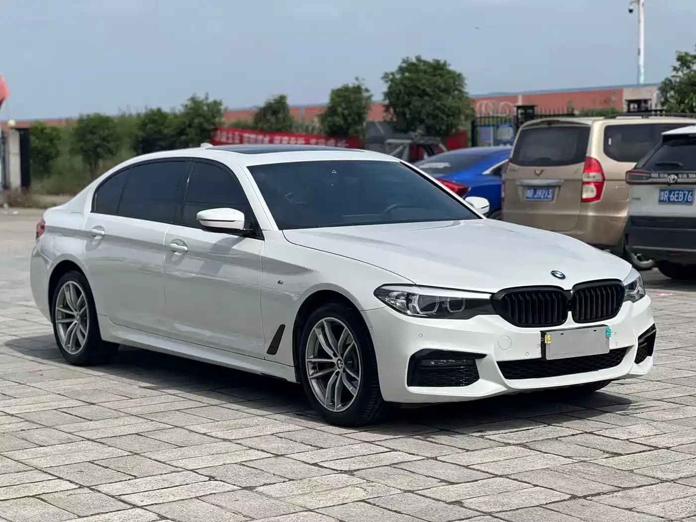 BMW 5 Series 2019 525Li M Sport Package фото 3