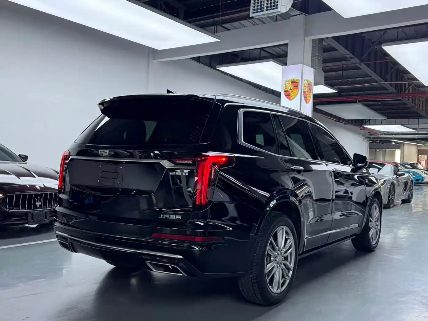 Cadillac XT6 2022 2.0T 6-Seater 4WD Luxury Edition фото 21
