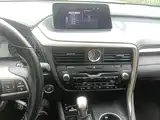 Фото 20 - Lexus RX