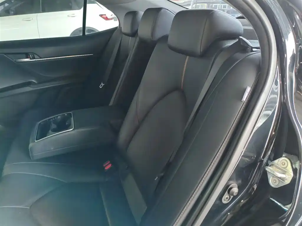 Toyota Camry 2021 2.0G Luxury Edition фото 17