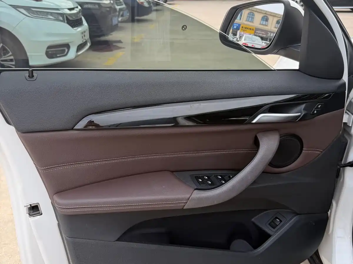 BMW X1 2020 sDrive20Li Fashion Model фото 18