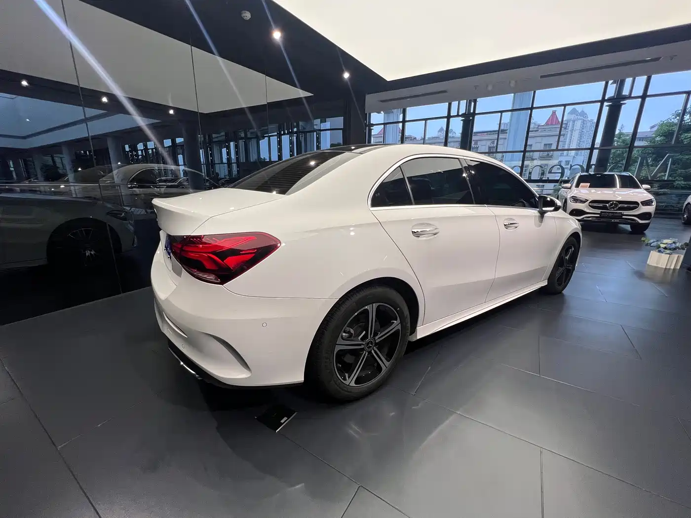 Mercedes-Benz A-Class 2022 A 200 L Sport Sedan Dynamic фото 6