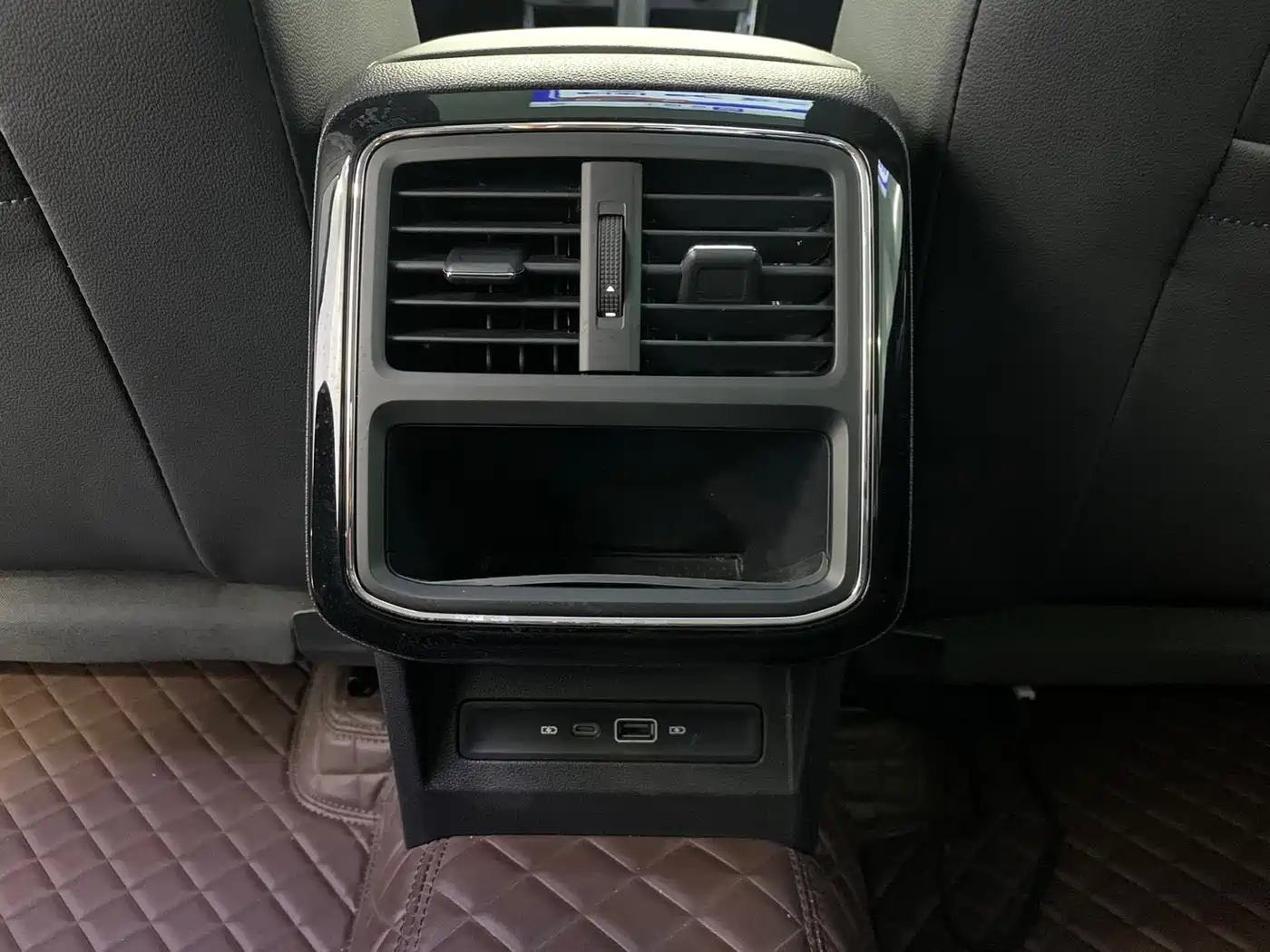 Volkswagen Passat 2023 Facelift 280TSI Elite Edition фото 12