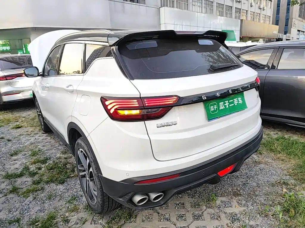 Фото 5 - Geely Coolray