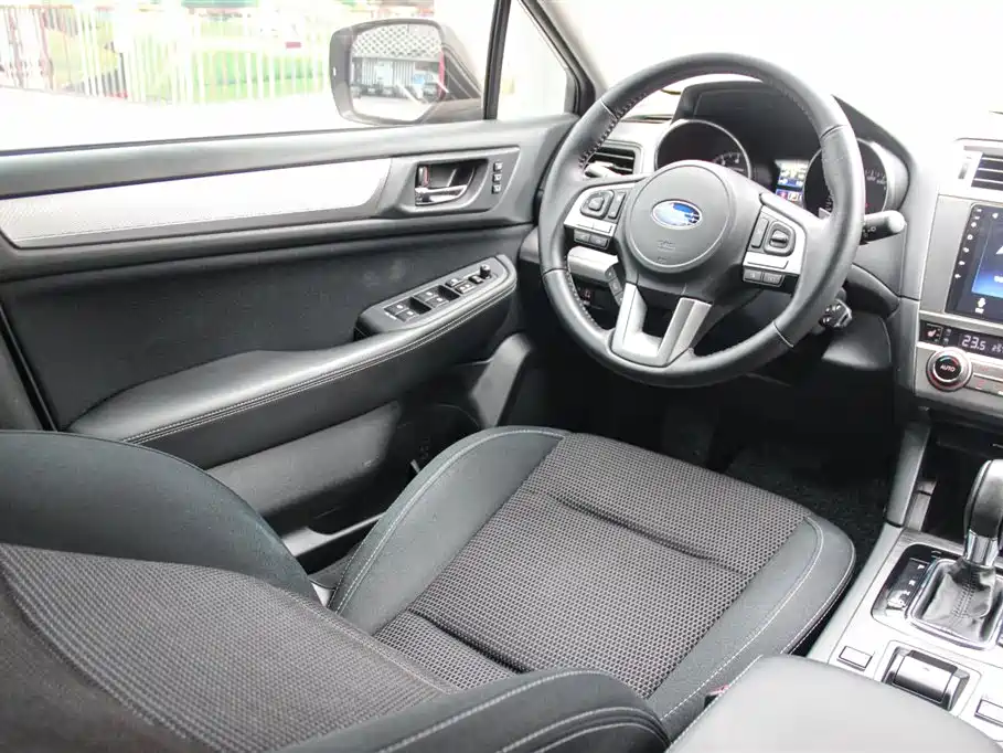 Subaru Outback 2015 2.5i Classic Edition фото 13