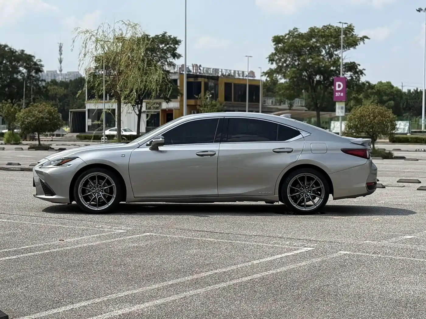 Фото 4 - Lexus ES