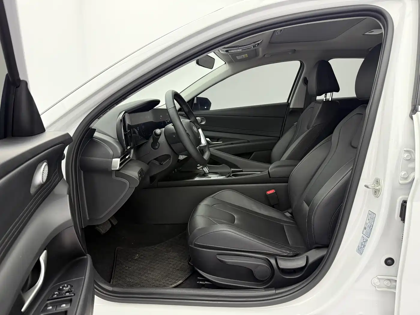 Hyundai Elantra 2022 1.5L CVT GLX Elite Edition фото 22