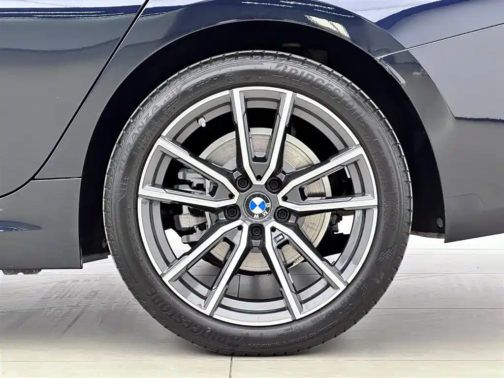 BMW 3 Series 2024 325Li M Sport Package фото 17