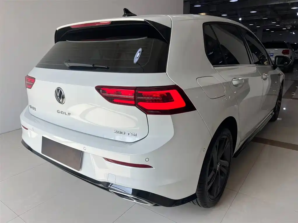 Volkswagen Golf 2023 Model 280TSI DSG R-Line фото 4
