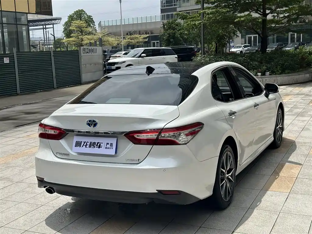 Toyota Camry 2021 Hybrid 2.5HG Luxury Edition фото 16