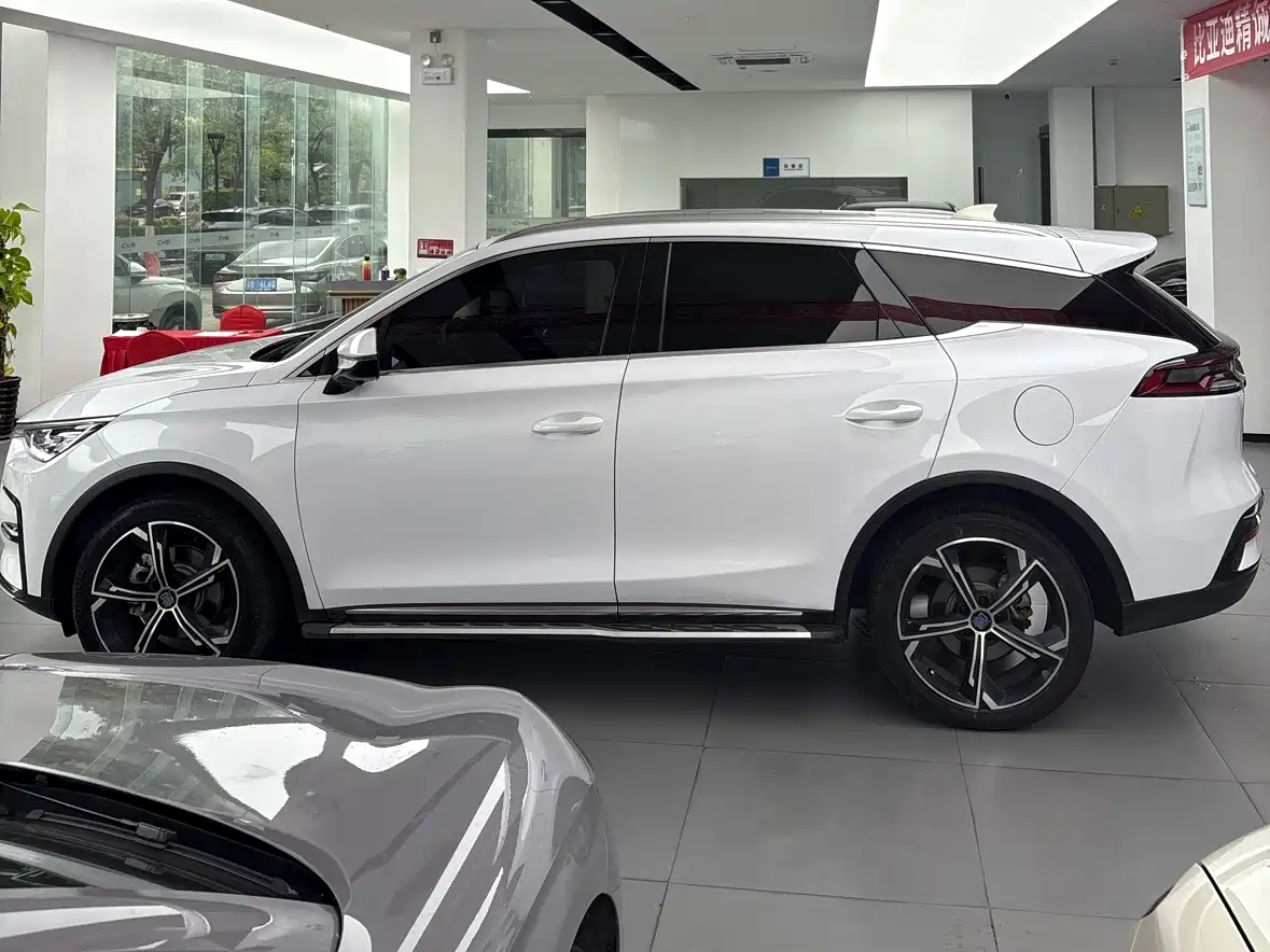 BYD Tang New Energy 2021 DM-i 112KM Honor фото 3
