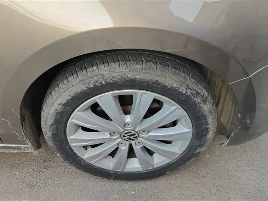 Volkswagen Sagitar 2014 Facelift 1.6L Automatic Comfort фото 6