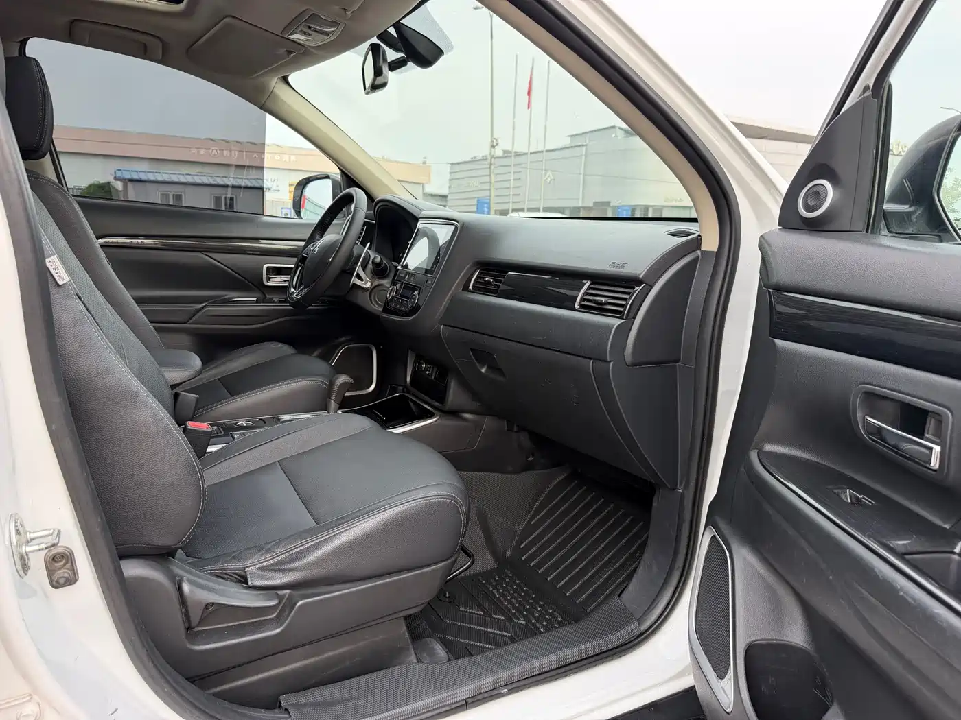 Mitsubishi Outlander 2018 2.4L 4WD Elite Edition 5-seater фото 27