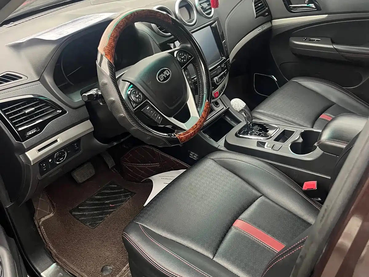 BYD S7 2015 2.0T Automatic Premium фото 3