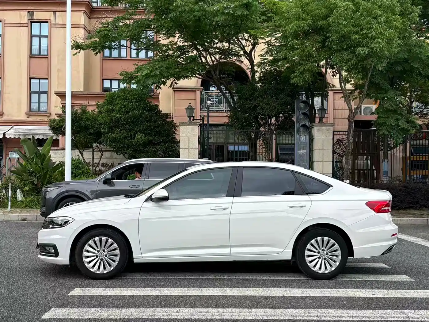 Volkswagen Lavida 2019 1.5L Manual Comfort Edition China VI фото 8