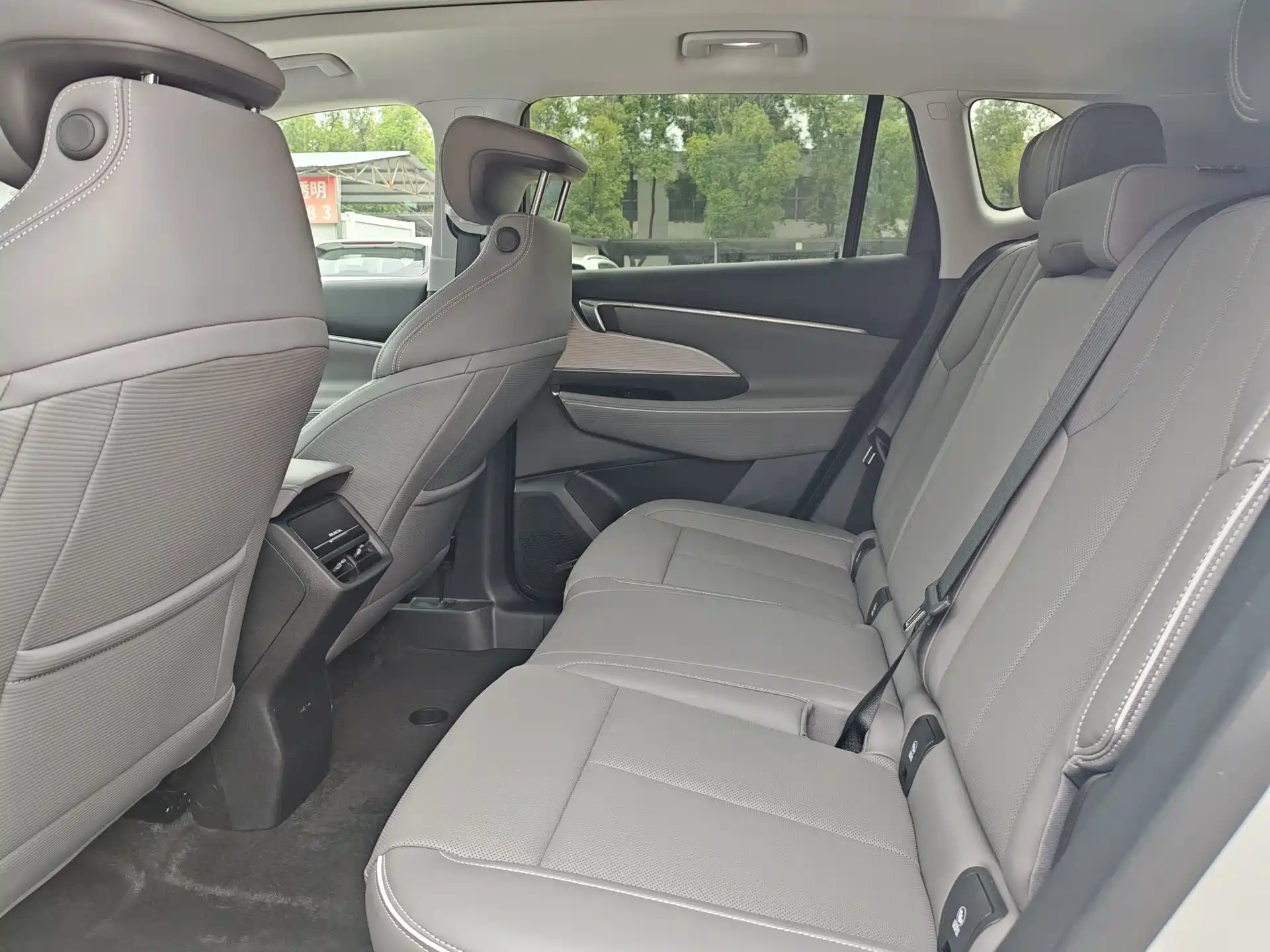 Фото 9 - Buick E5