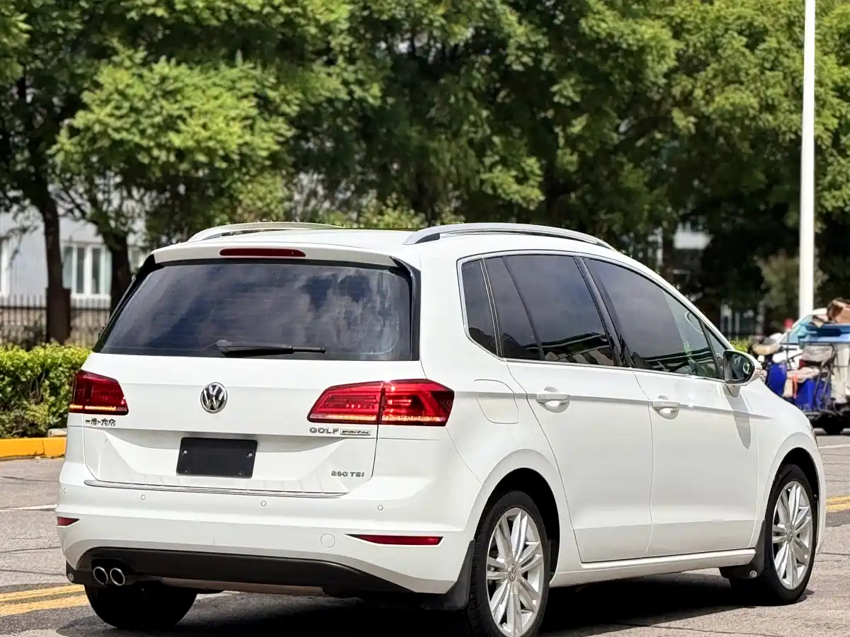 Volkswagen Golf Sportsvan 2018 280TSI Automatic Luxury фото 26