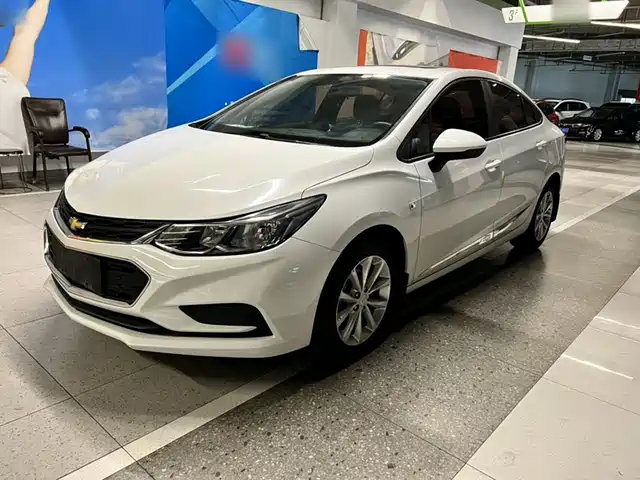  Chevrolet Cruze 2018 320 Automatic Pioneer Sunroof Edition