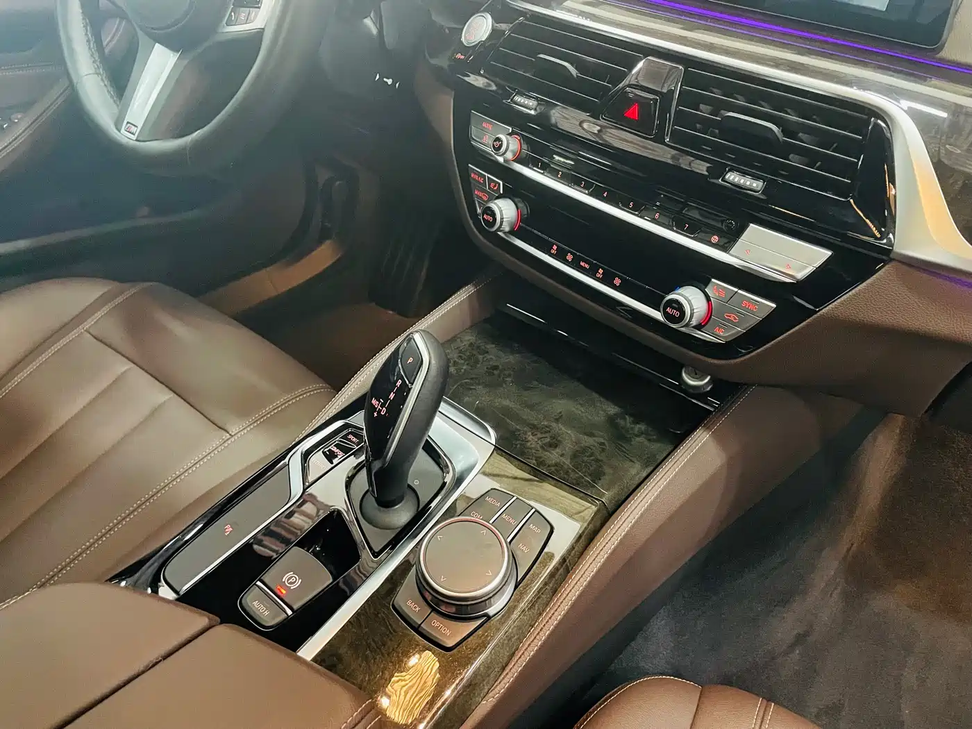 BMW 5 Series 2020 525Li M Sport Package фото 16