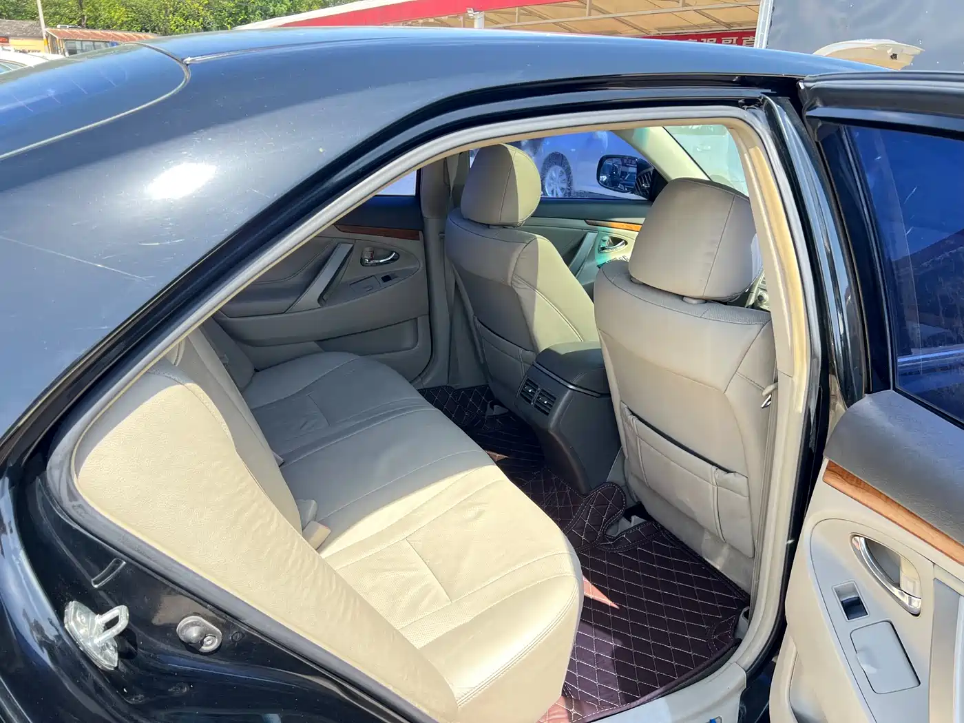 Toyota Camry 2011 240G Luxury Anniversary Edition фото 21