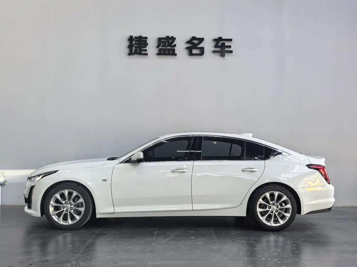 Cadillac CT5 2022 28T Luxury (Standard) фото 3