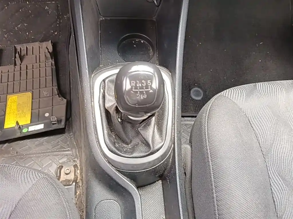 Kia K2 2015 Sedan 1.4L MT GLS фото 14