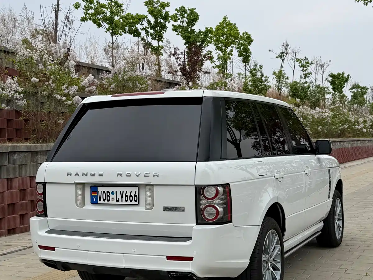 Land Rover Range Rover 2011 5.0 NA V8 HSE фото 6