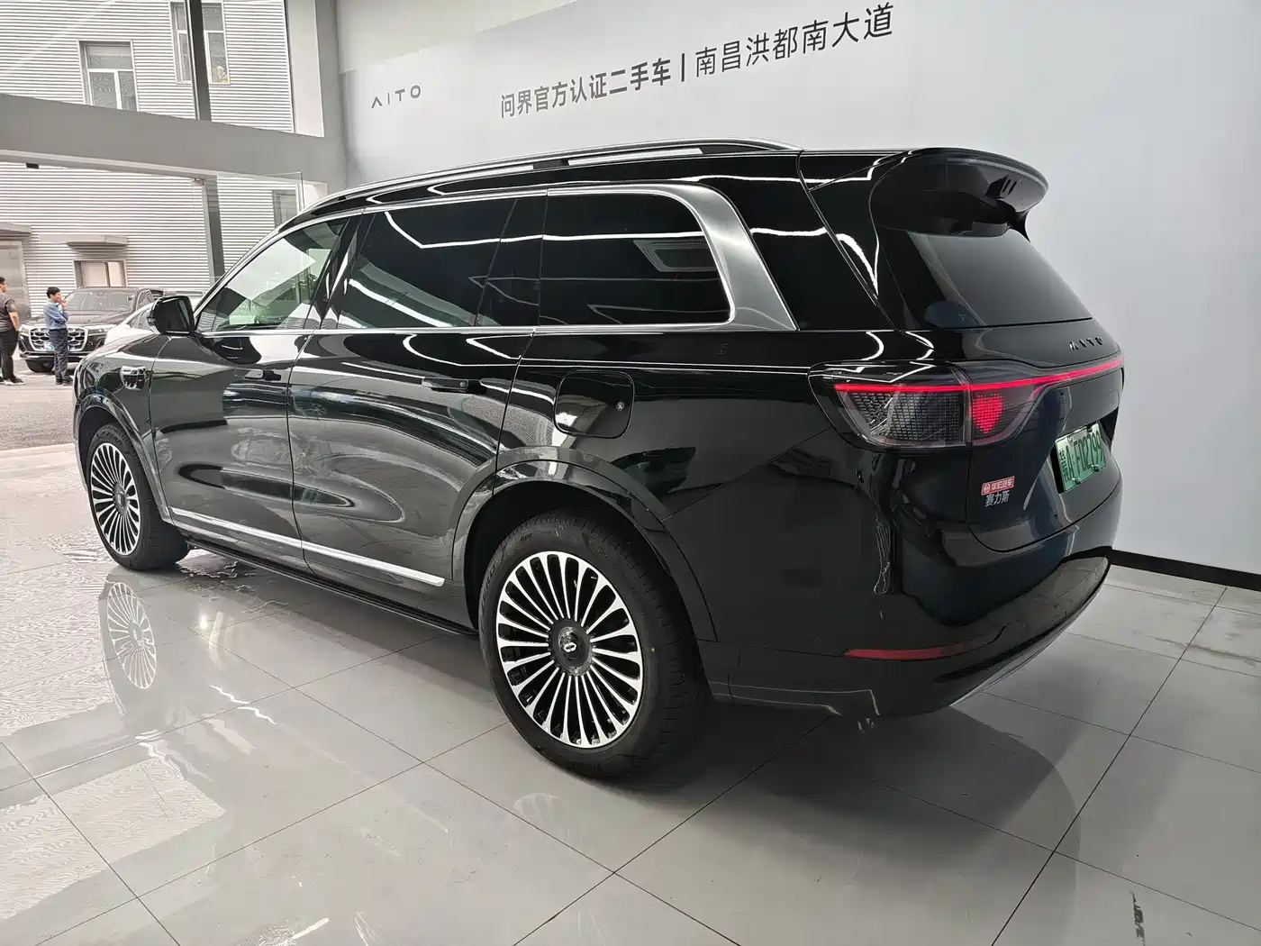 AITO Wenjie AITO M9 2025 Extended Range Ultra 52kWh 6-Seater фото 18