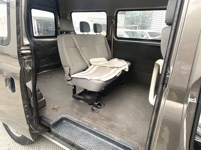 SAIC Maxus Xintu V80 2017 2.5T 5-speed manual Aoyun Tong China V short wheelbase medium roof 5/6/10 seats фото 15