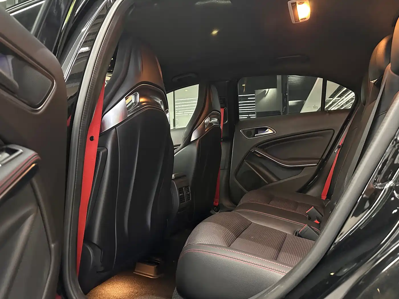 Mercedes-Benz A-Class AMG (Import) 2017 Facelift AMG A 45 4MATIC фото 9