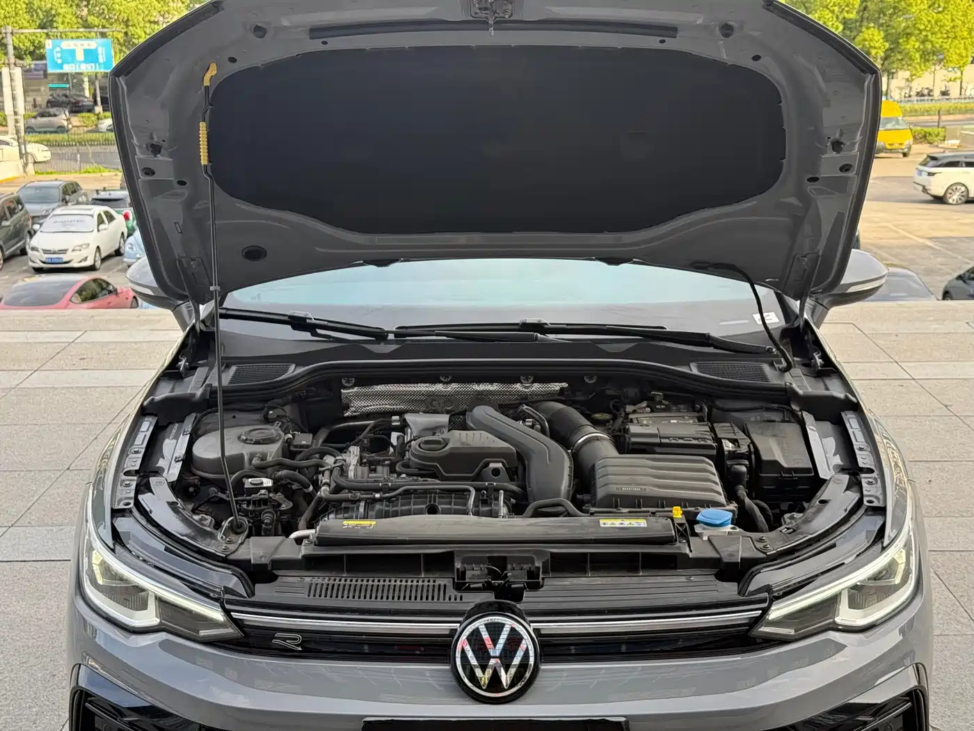 Volkswagen Golf 2025 2025 300TSI R-Line