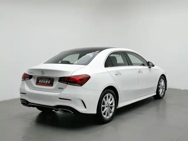 Mercedes-Benz A-Class 2020 Facelift A 200 L Sport Sedan Fashion — фото 2