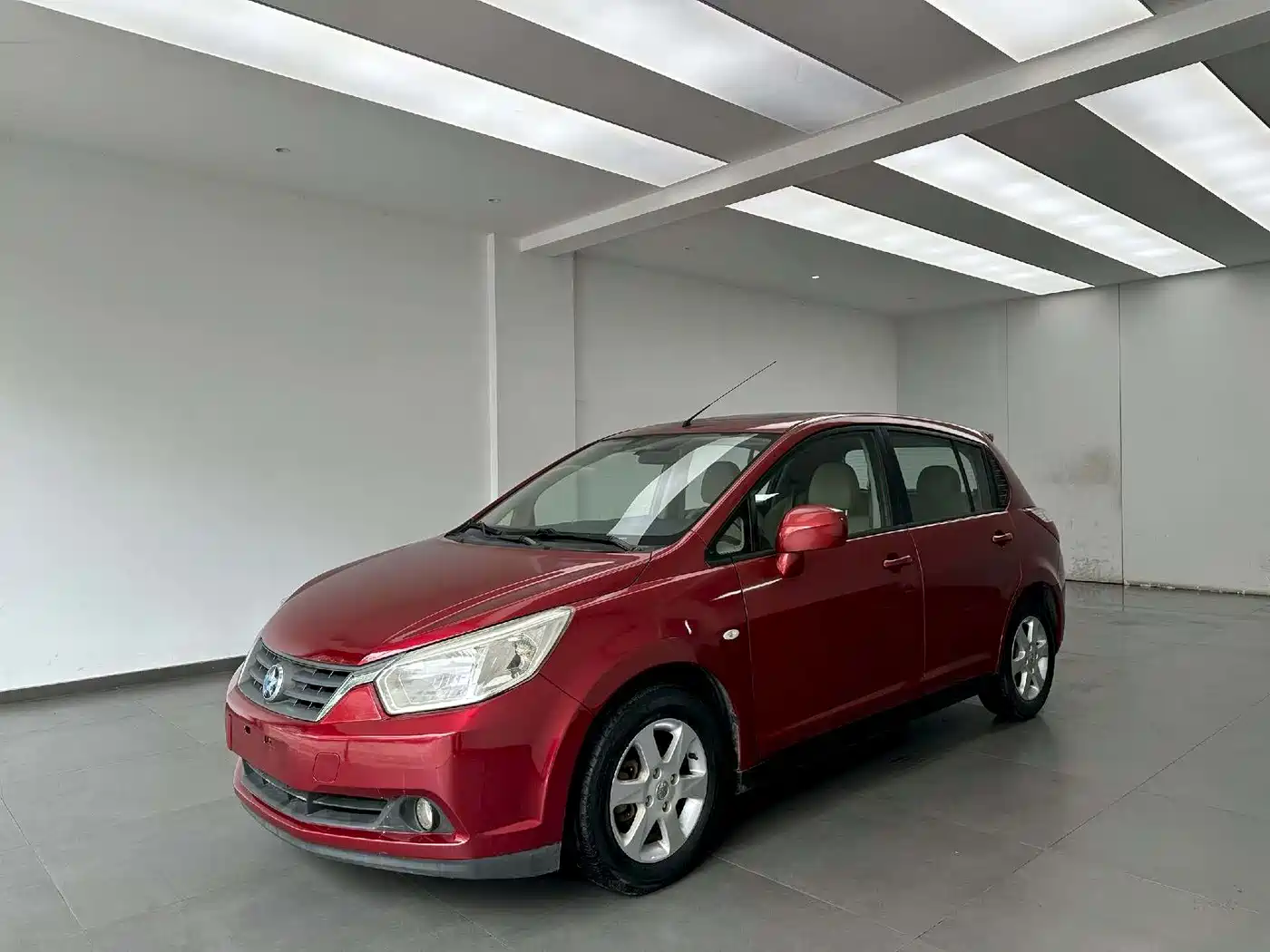 Venucia R50 2013 2013 1.6L Automatic Luxury Edition
