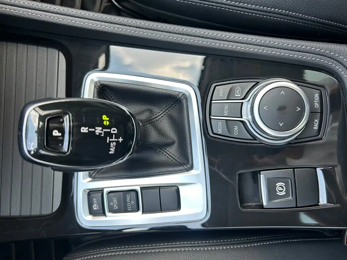 BMW 1 Series 2023 125i M Sport Shadow Edition фото 16