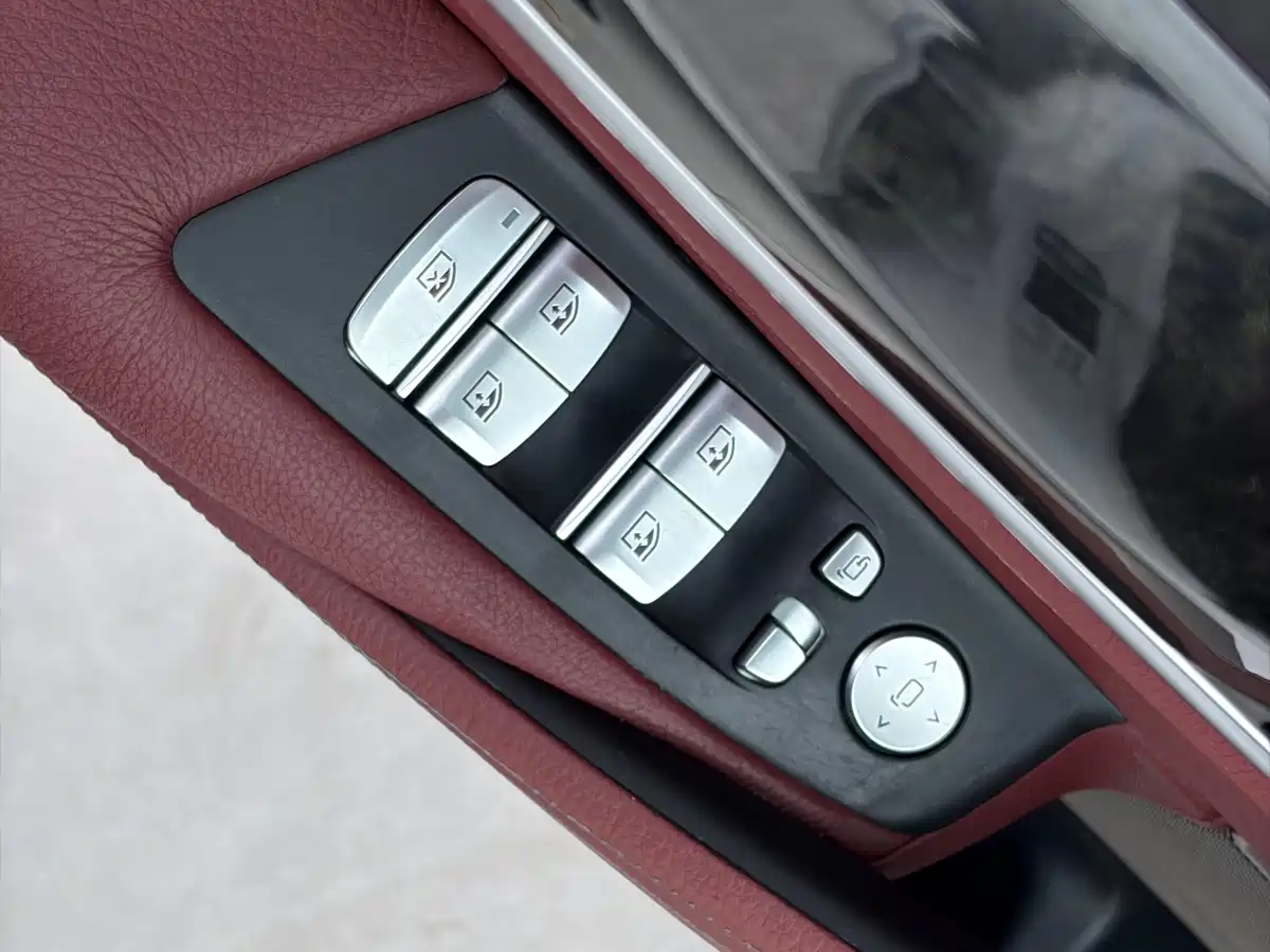 BMW 5 Series 2020 530Li Exclusive M Sport Package фото 9