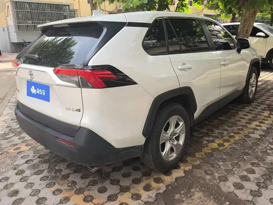 Toyota RAV4 Rongfang 2024 2.0L CVT FWD Urban Edition фото 3
