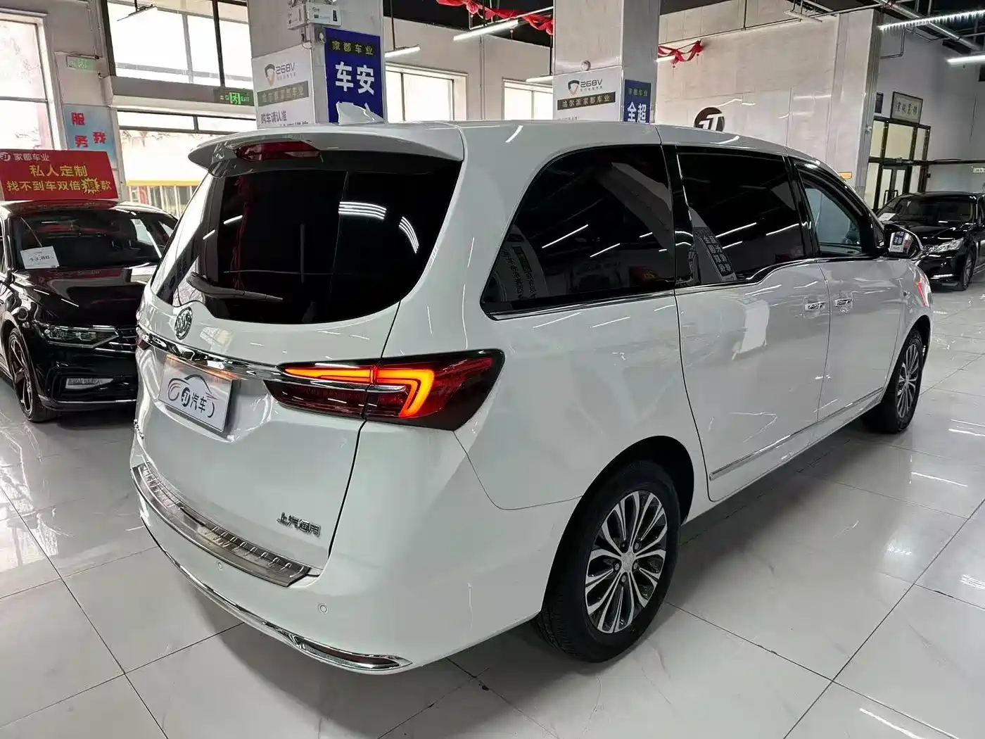 Buick GL8 2020 Model Land Business Class 652T Luxury фото 6