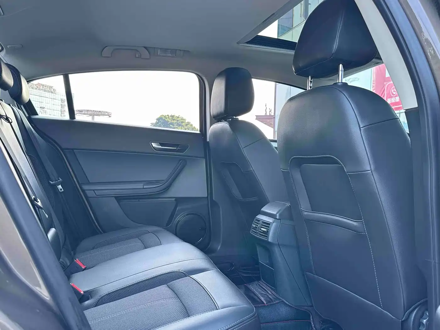 Qoros 3 2017 2017 Sedan 1.6L Automatic Zhiyue
