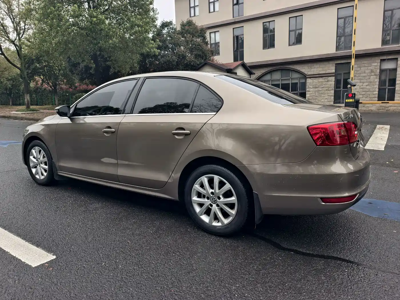 Volkswagen Sagitar 2012 Model 1.6L Manual Fashion фото 6