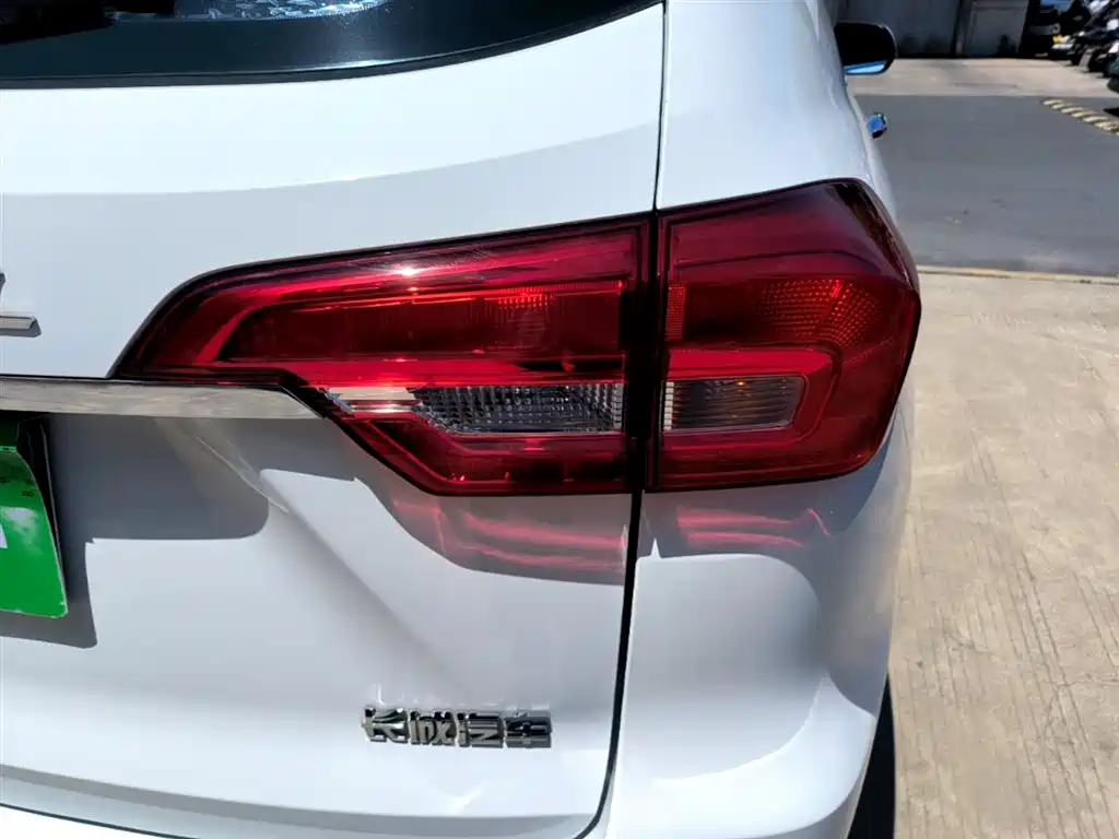 Haval M6 2017 1.5T Automatic 2WD Elite фото 8