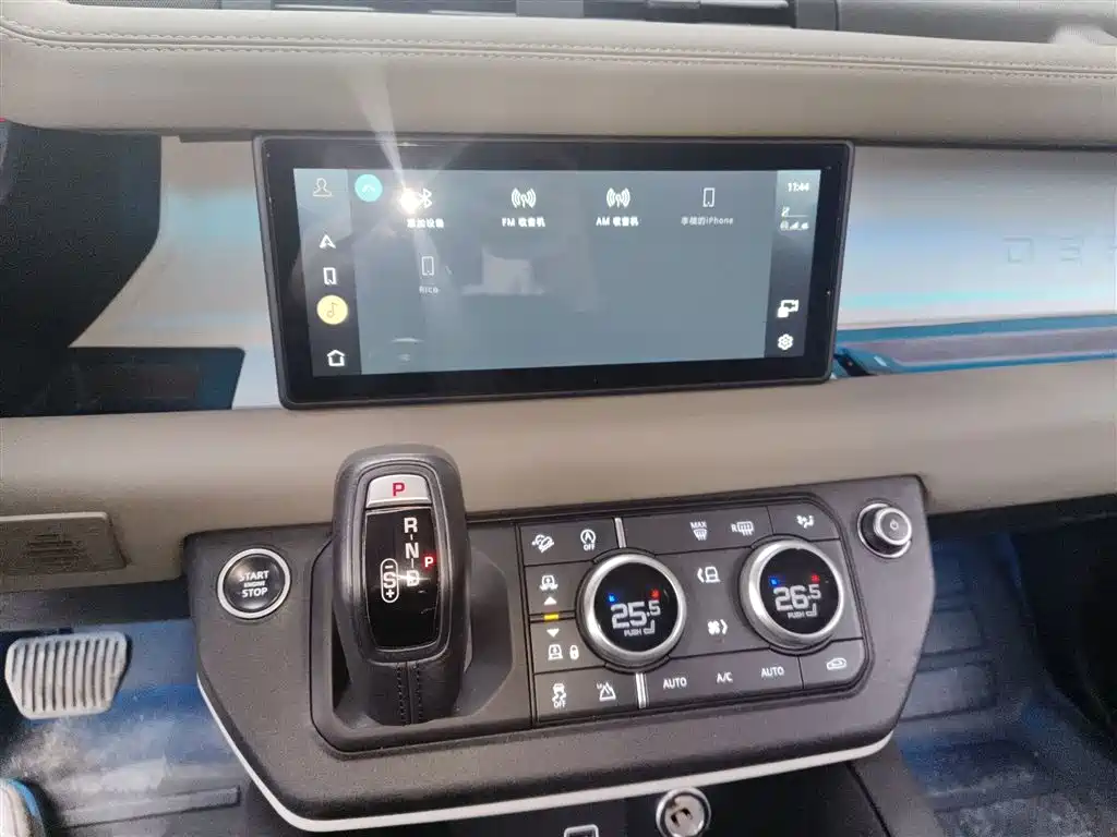 Land Rover Defender 2021 90 P400 Classic Replica Edition фото 6