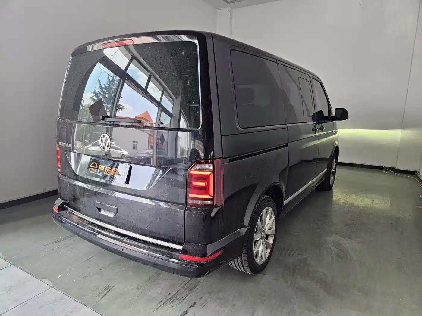Volkswagen Multivan 2019 2.0TSI 2WD Luxury 7-seater фото 6