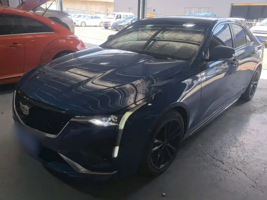 Фото 1 - Cadillac CT4