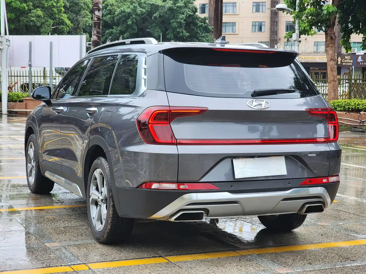 Фото 6 - Hyundai Santa Fe